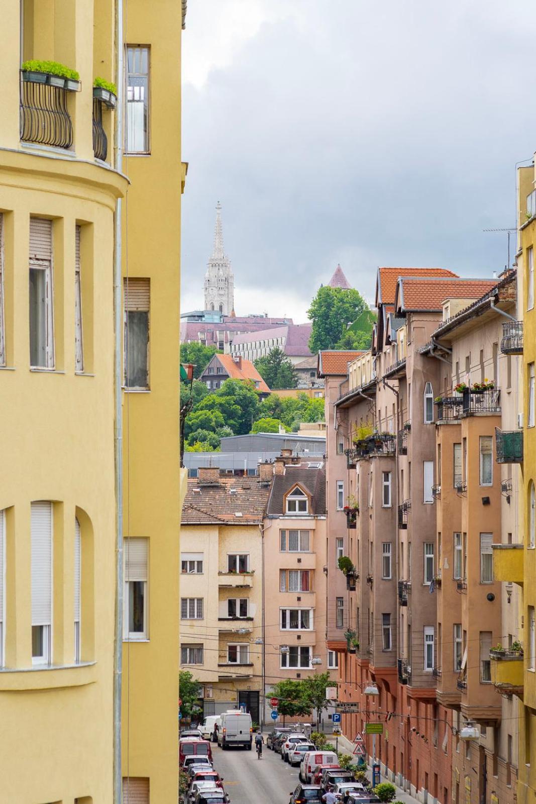 Beautiful Spacious Three-room Close To Buda Castle Апартаменты