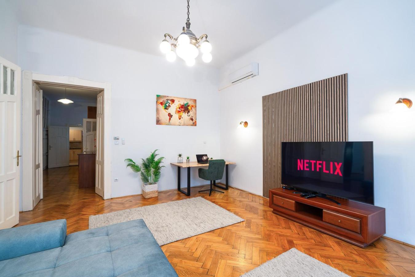 Apartmán Beautiful Spacious Three-room Close To Buda Castle *