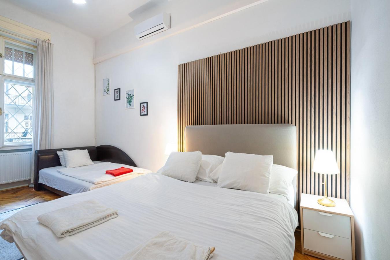 Beautiful Spacious Three-room Close To Buda Castle *