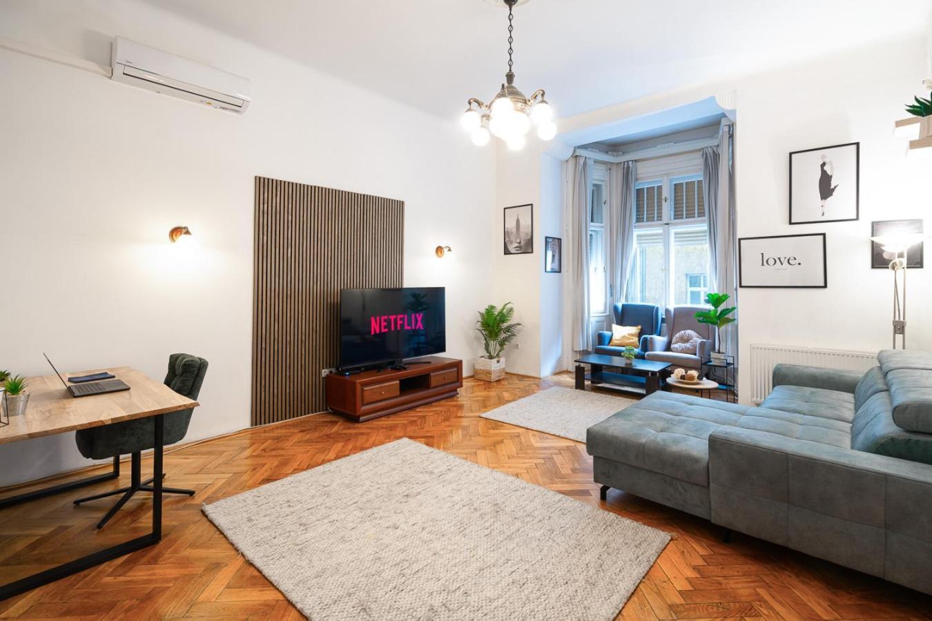 Beautiful Spacious Three-room Close To Buda Castle Будапешт